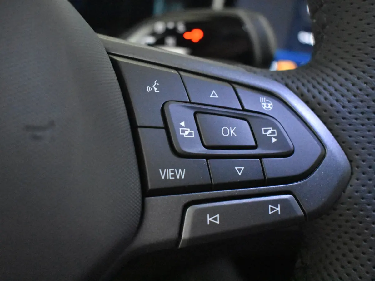 R-Line Edition - eHybrid | 'App-Connect' draadloze smartphone integratie | Automatische afstandsregeling (Adaptive Cruise Control) | Diefstalalarm