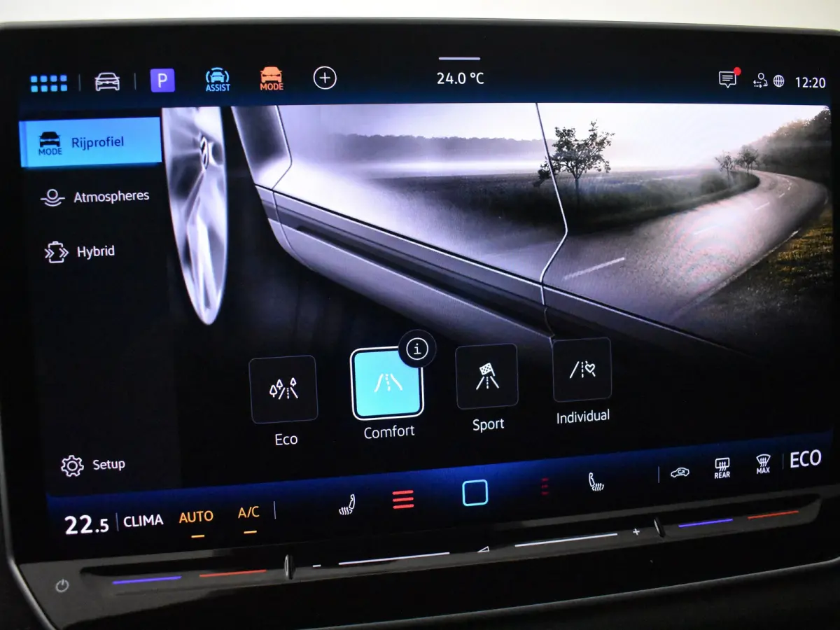 R-Line Edition - eHybrid | 'App-Connect' draadloze smartphone integratie | Automatische afstandsregeling (Adaptive Cruise Control) | Diefstalalarm