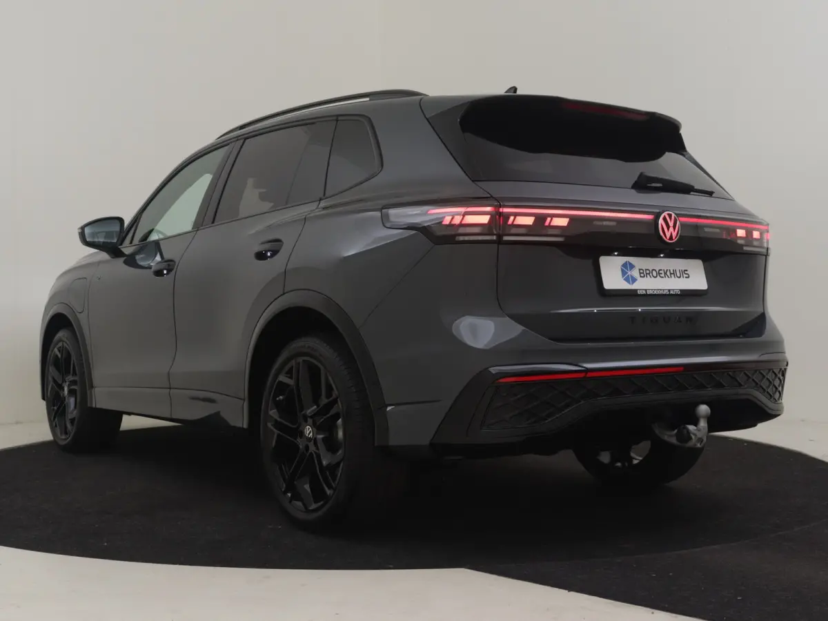 R-Line Edition - eHybrid | 'App-Connect' draadloze smartphone integratie | Automatische afstandsregeling (Adaptive Cruise Control) | Diefstalalarm