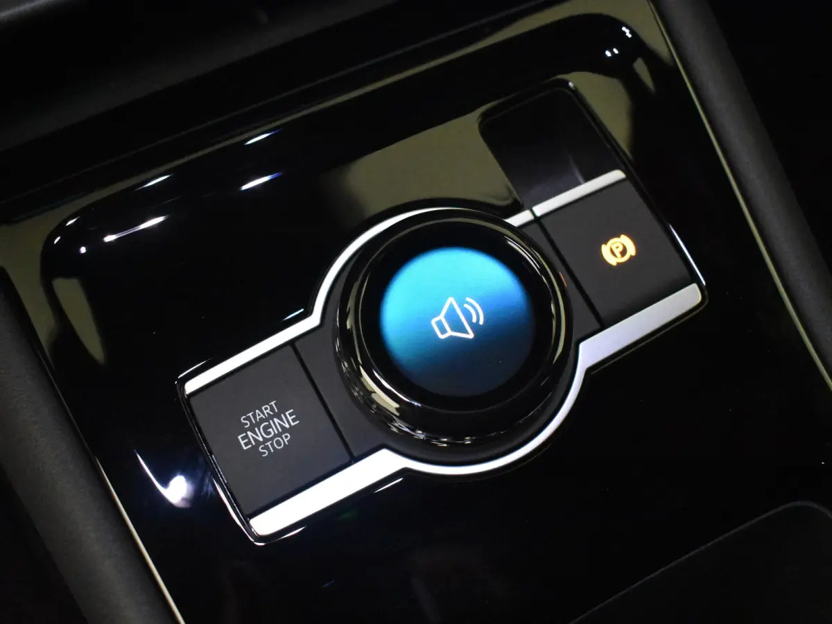 R-Line Edition - eHybrid | 'App-Connect' draadloze smartphone integratie | Automatische afstandsregeling (Adaptive Cruise Control) | Diefstalalarm
