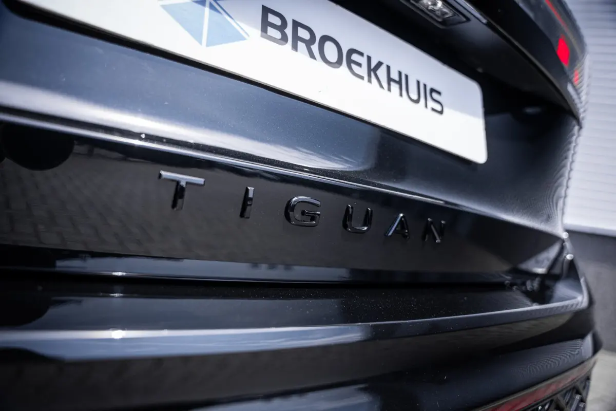 R-Line Edition - eHybrid | 'App-Connect' draadloze smartphone integratie | Automatische afstandsregeling (Adaptive Cruise Control) | Diefstalalarm