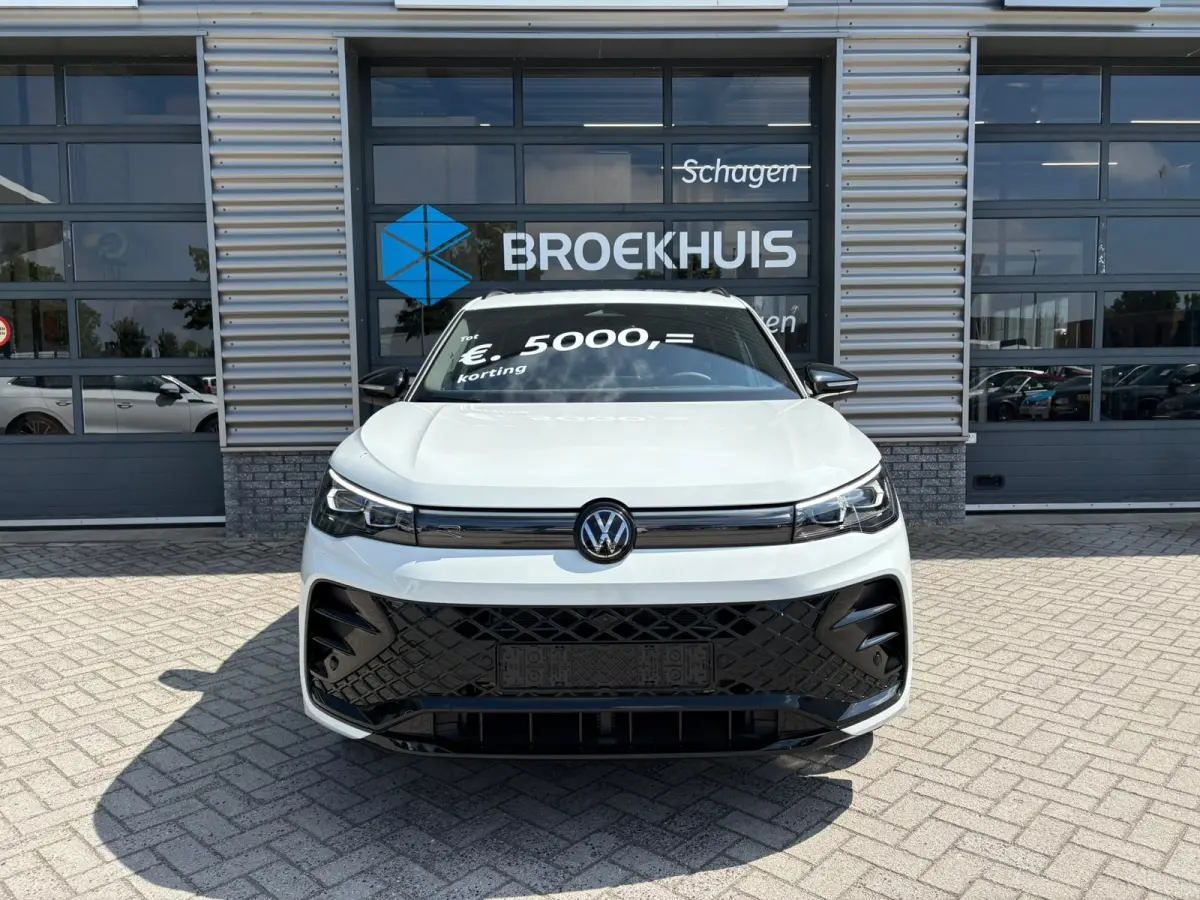 R-Line Edition - eHybrid | 'App-Connect' draadloze smartphone integratie | Automatische afstandsregeling (Adaptive Cruise Control) | Diefstalalarm