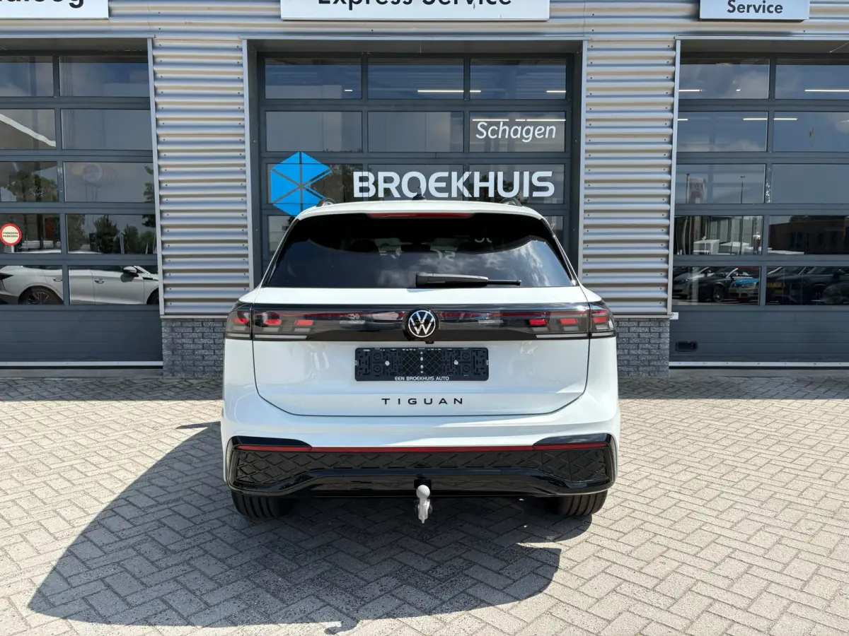 R-Line Edition - eHybrid | 'App-Connect' draadloze smartphone integratie | Automatische afstandsregeling (Adaptive Cruise Control) | Diefstalalarm