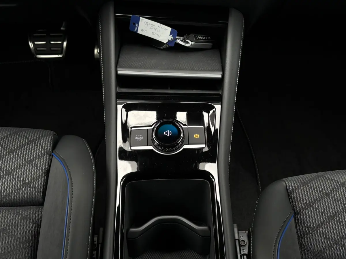 R-Line Edition - eHybrid | 'App-Connect' draadloze smartphone integratie | Automatische afstandsregeling (Adaptive Cruise Control) | Diefstalalarm