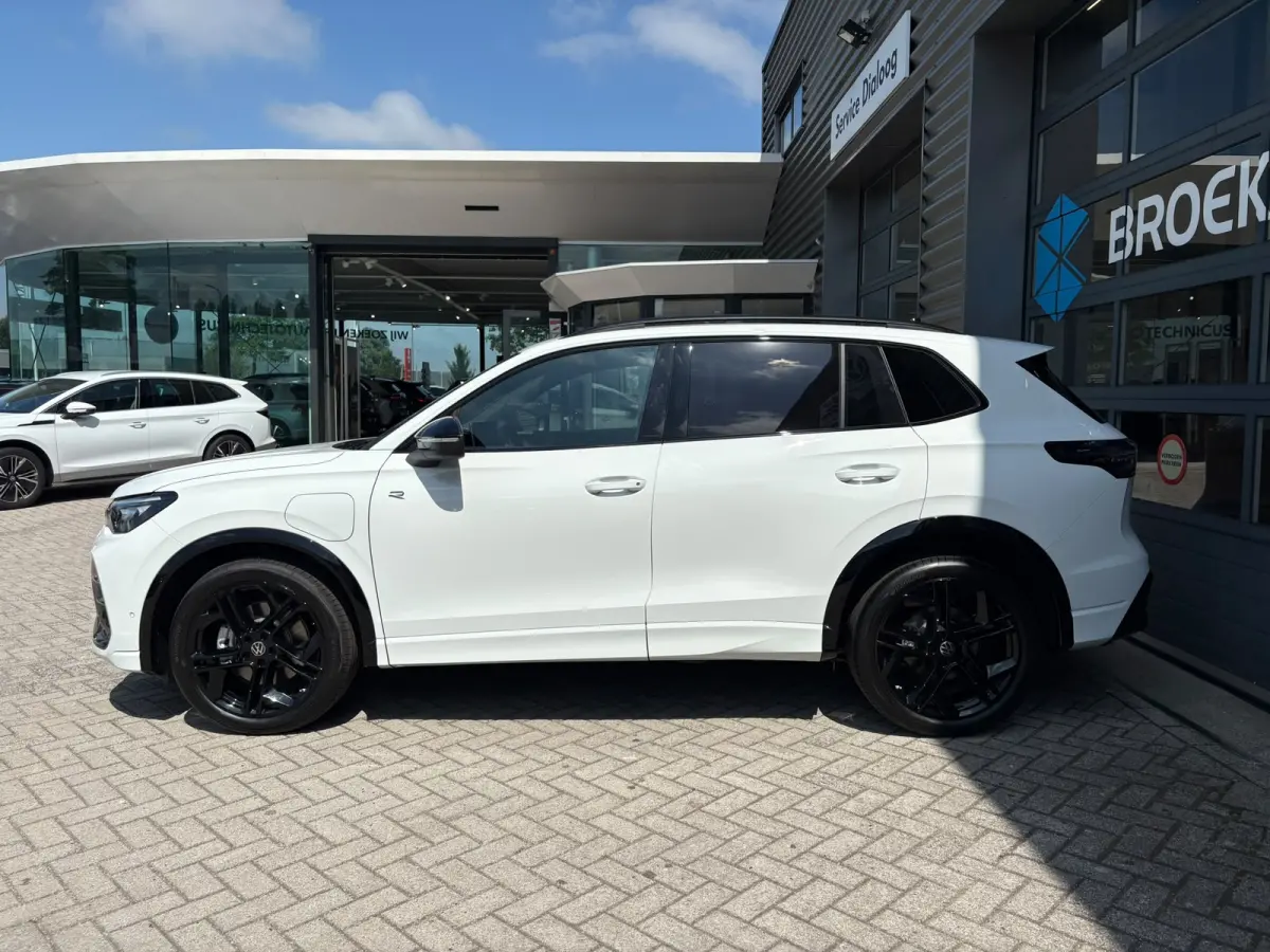 R-Line Edition - eHybrid | 'App-Connect' draadloze smartphone integratie | Automatische afstandsregeling (Adaptive Cruise Control) | Diefstalalarm