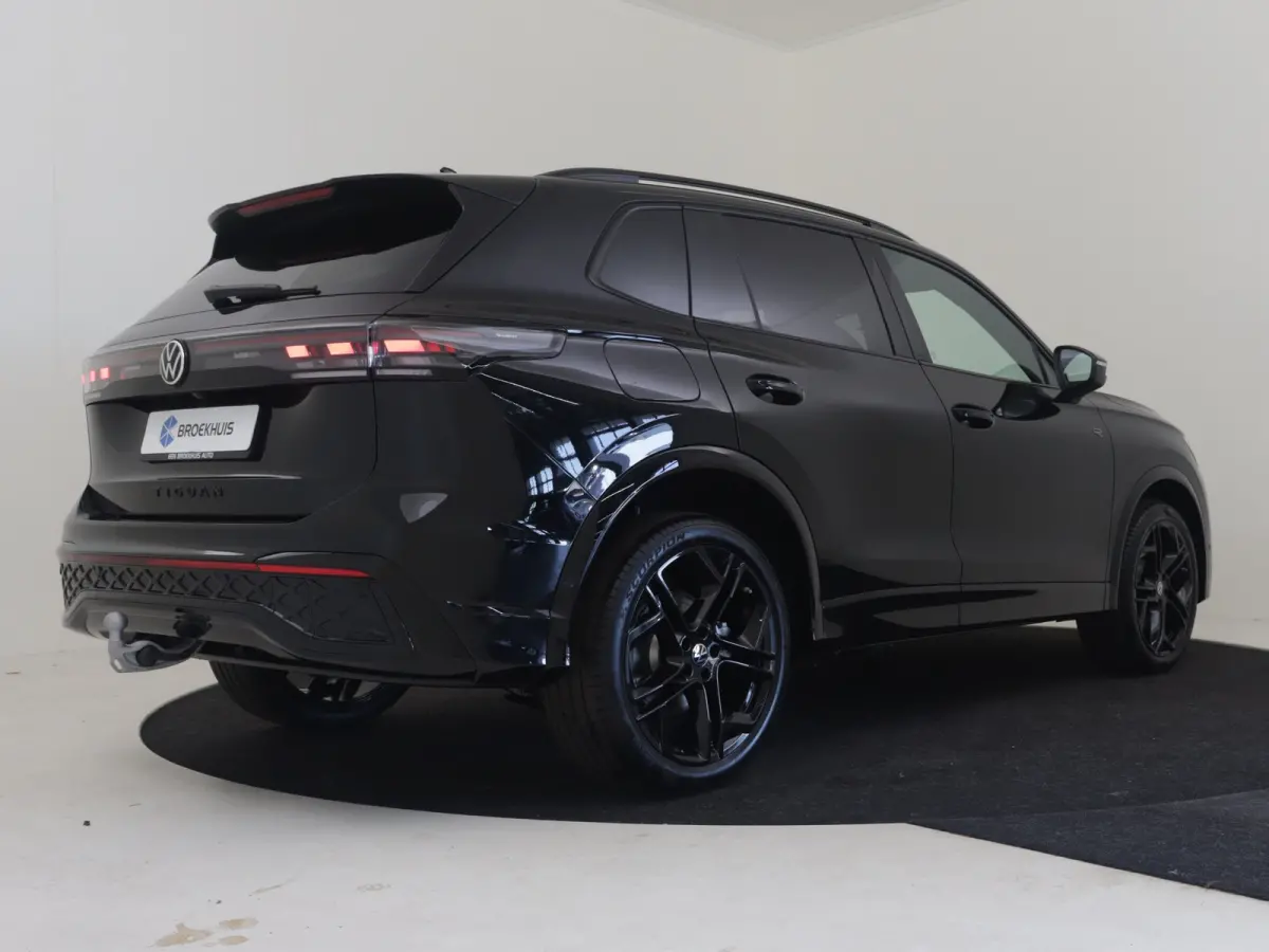R-Line Edition - eHybrid | 'App-Connect' draadloze smartphone integratie | Automatische afstandsregeling (Adaptive Cruise Control) | Diefstalalarm
