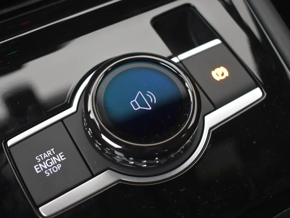 R-Line Edition - eHybrid | 'App-Connect' draadloze smartphone integratie | Automatische afstandsregeling (Adaptive Cruise Control) | Diefstalalarm