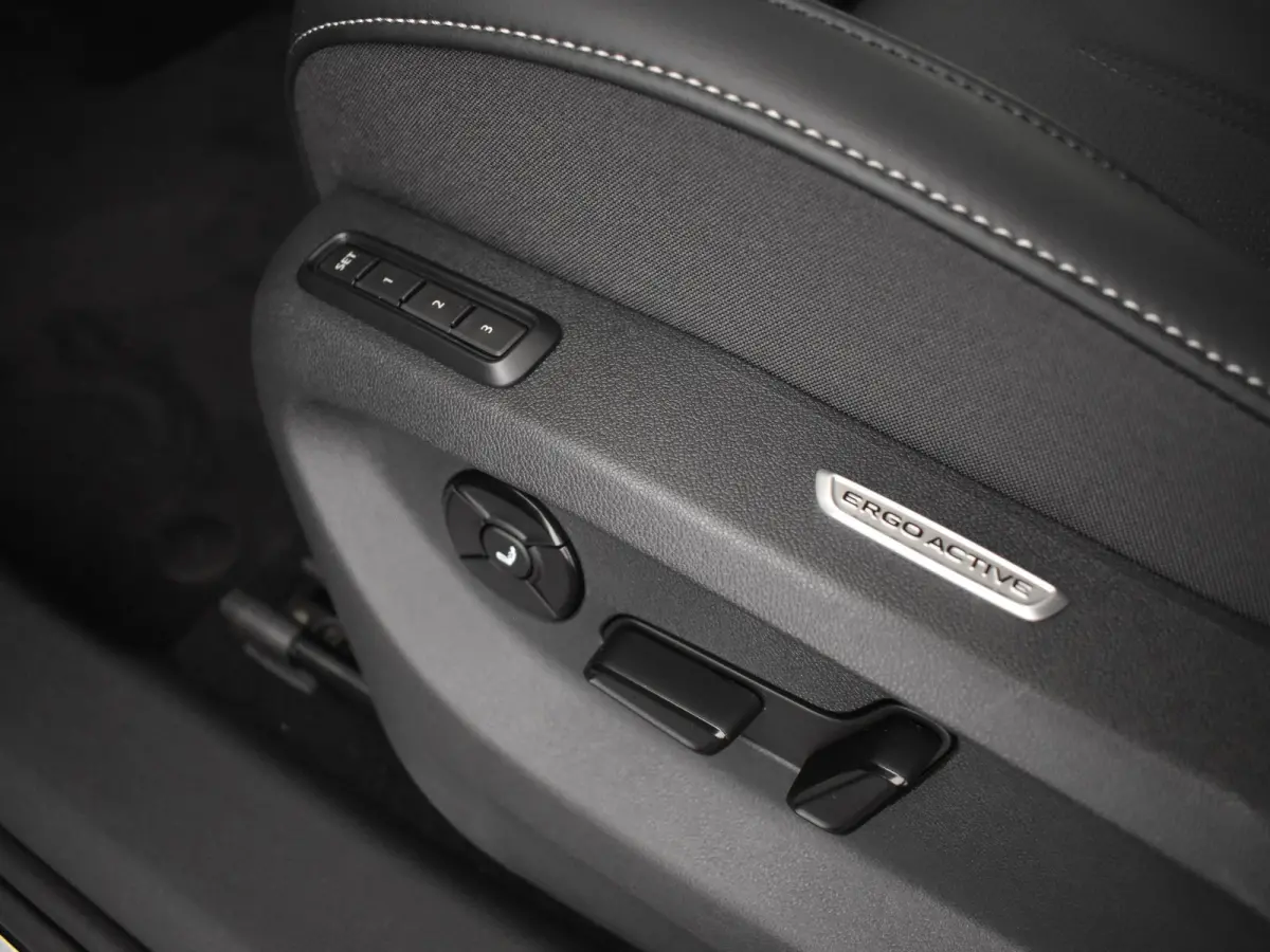 R-Line Edition - eHybrid | 'App-Connect' draadloze smartphone integratie | Automatische afstandsregeling (Adaptive Cruise Control) | Diefstalalarm