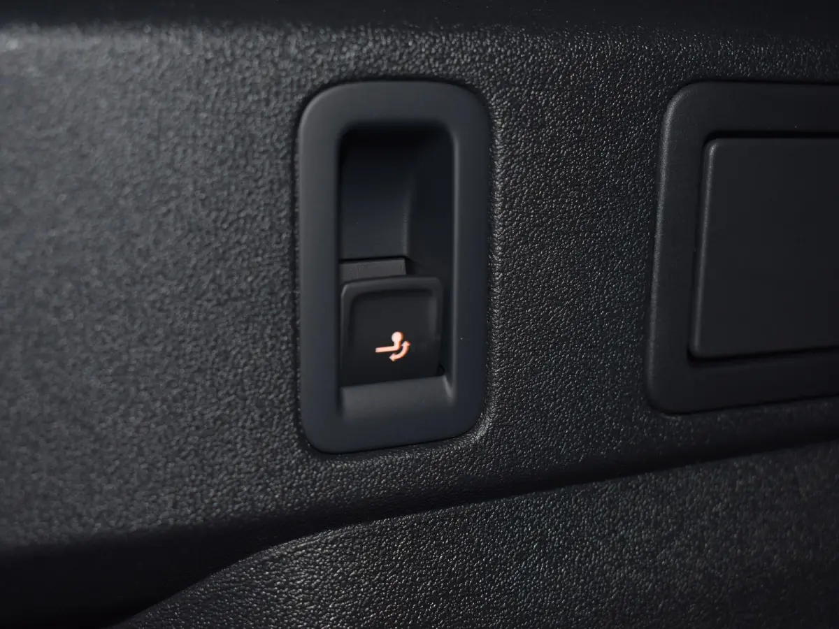 R-Line Edition - eHybrid | 'App-Connect' draadloze smartphone integratie | Automatische afstandsregeling (Adaptive Cruise Control) | Diefstalalarm