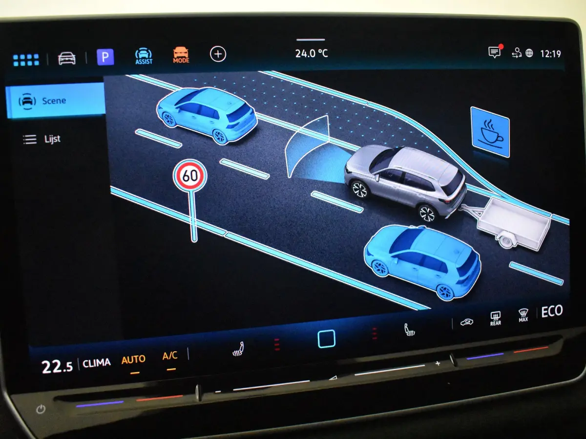 R-Line Edition - eHybrid | 'App-Connect' draadloze smartphone integratie | Automatische afstandsregeling (Adaptive Cruise Control) | Diefstalalarm