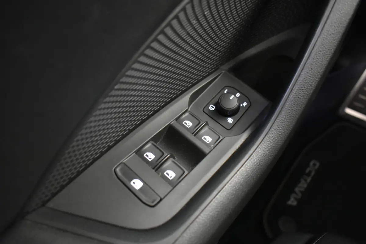 1.0 e-TSI Sportline Trekhaak Virtual schaalstoelen Stoelverwarming