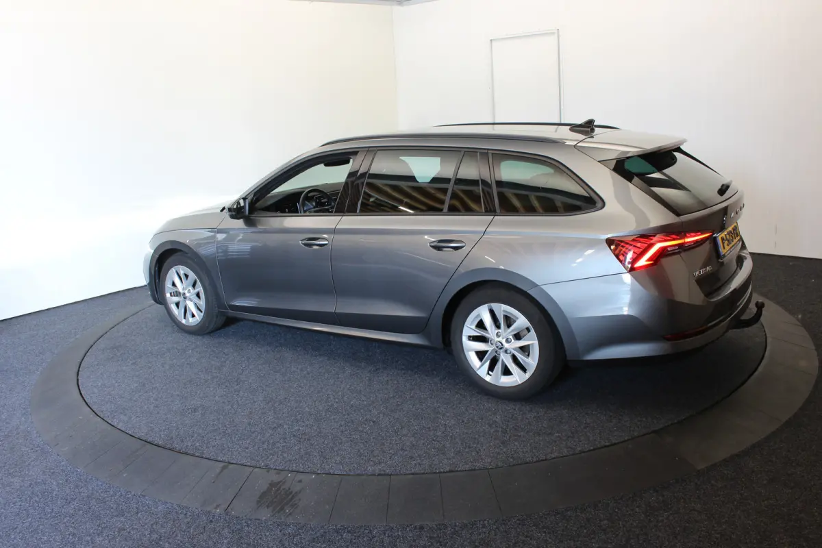 1.0 e-TSI Sportline Trekhaak Virtual schaalstoelen Stoelverwarming