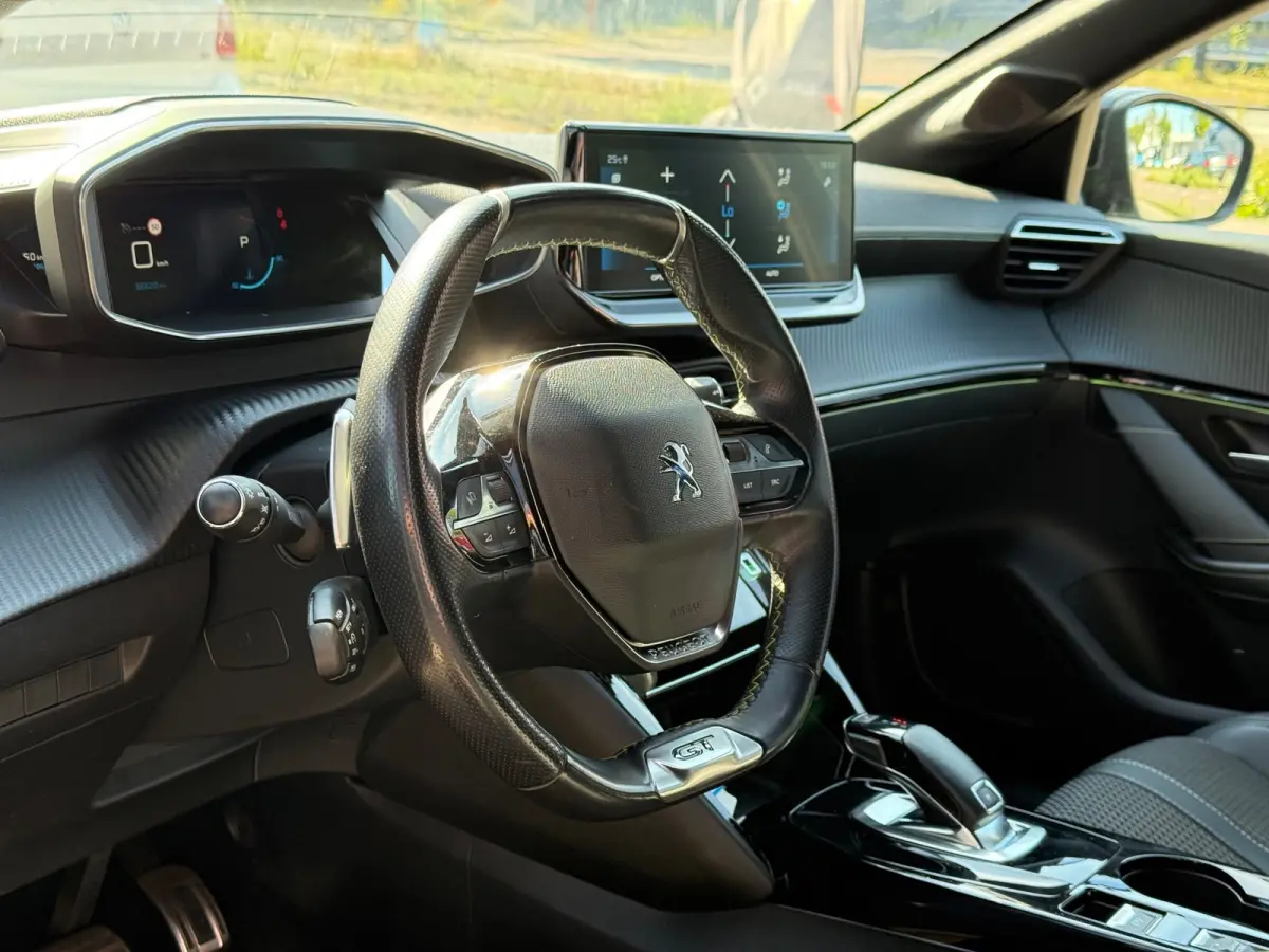 1.2 PureTech GT | Navi | Camera | Carplay