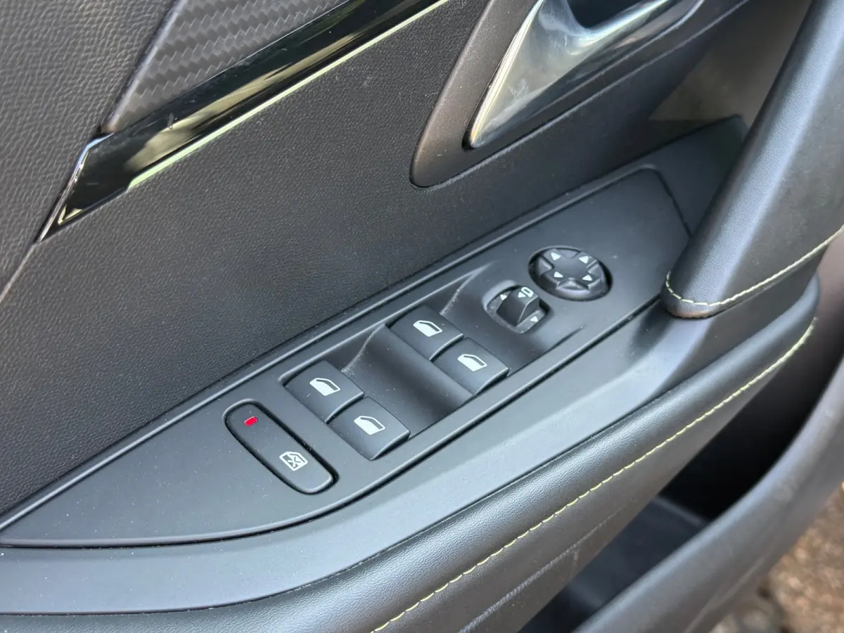 1.2 PureTech GT | Navi | Camera | Carplay
