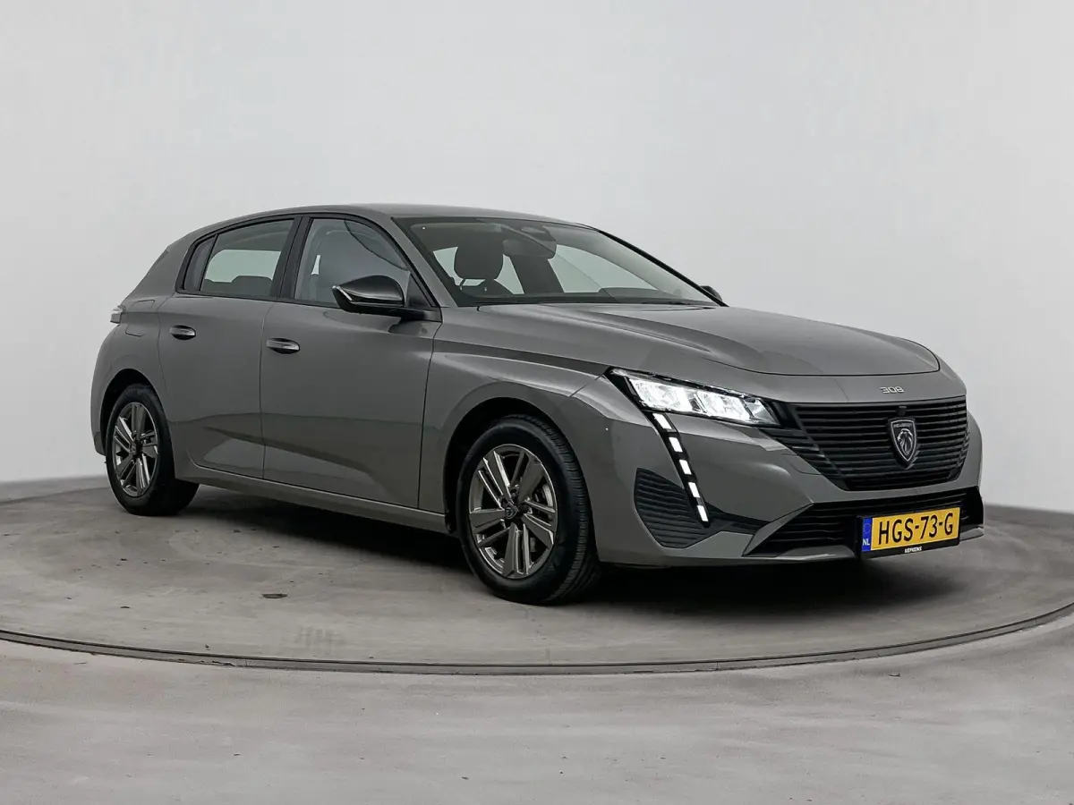 1.2 130pk Active Pack Business | Stoelverwarming | Navigatie | Lichtmetalen velgen | LED verlichting | Parkeersensoren |