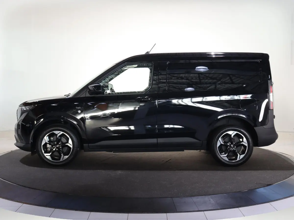 Trend 46 kWh PARKEERSENSOREN V+A, CARPLAY, CRUISE CONTROL, ACHTERUITRIJ CAMERA, 16'' RESERVEWIEL, LED LAADRUIMTEVERLICHTING , LAADVLOERBESCHERMING, RUBBER , TREKHAAK