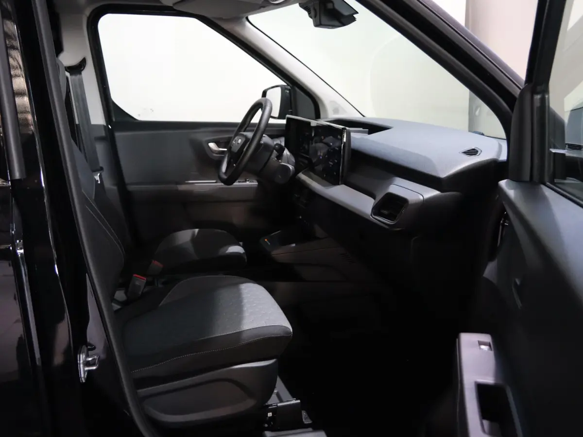 Trend 46 kWh PARKEERSENSOREN V+A, CARPLAY, CRUISE CONTROL, ACHTERUITRIJ CAMERA, 16'' RESERVEWIEL, LED LAADRUIMTEVERLICHTING , LAADVLOERBESCHERMING, RUBBER , TREKHAAK