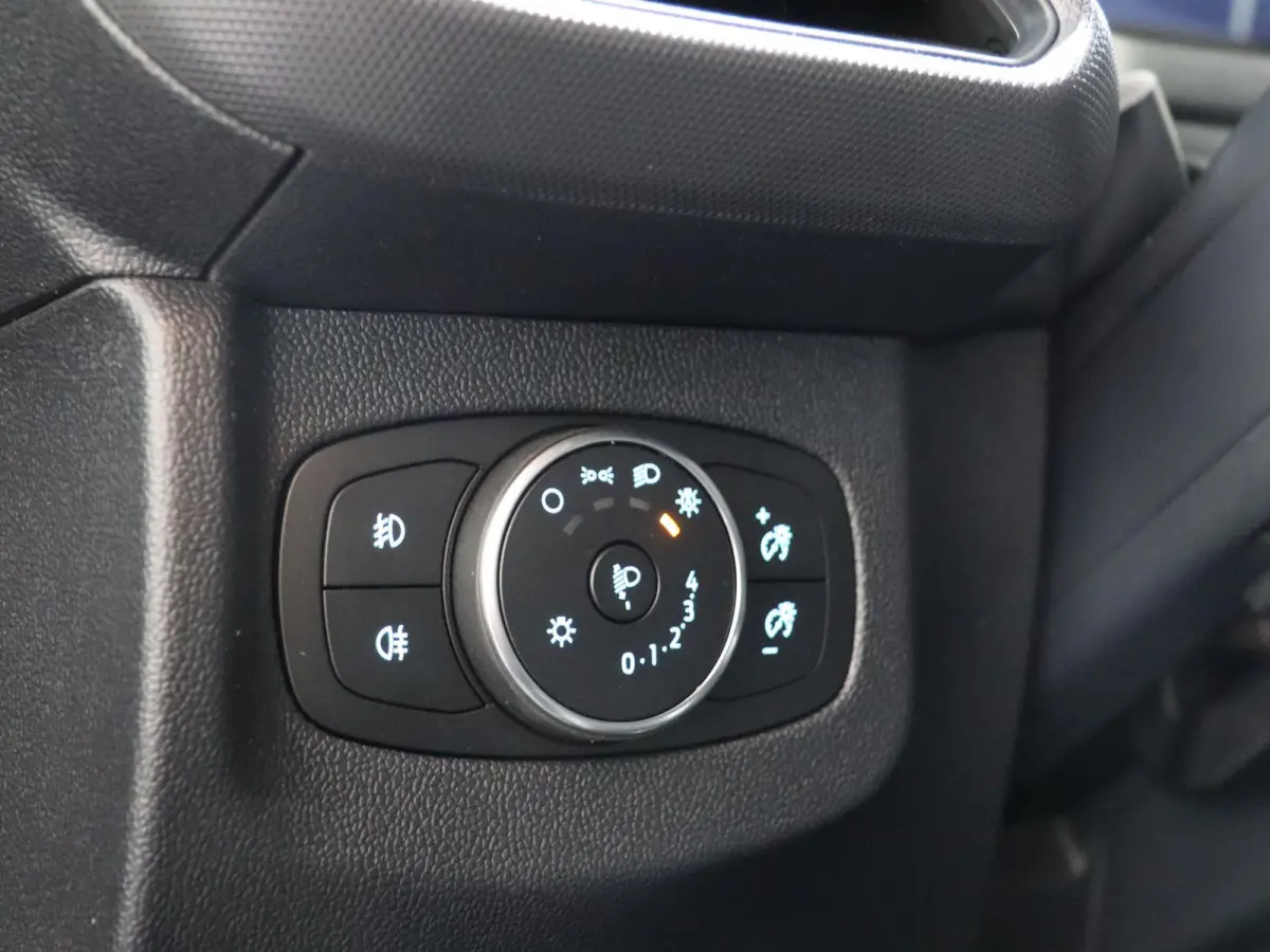 Trend 46 kWh PARKEERSENSOREN V+A, CARPLAY, CRUISE CONTROL, ACHTERUITRIJ CAMERA, 16'' RESERVEWIEL, LED LAADRUIMTEVERLICHTING , LAADVLOERBESCHERMING, RUBBER , TREKHAAK