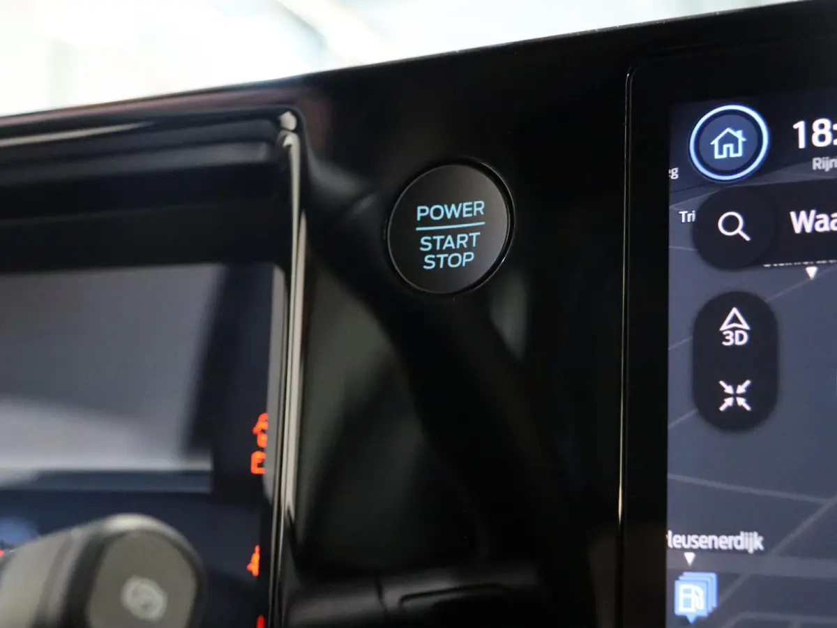 Trend 46 kWh PARKEERSENSOREN V+A, CARPLAY, CRUISE CONTROL, ACHTERUITRIJ CAMERA, 16'' RESERVEWIEL, LED LAADRUIMTEVERLICHTING , LAADVLOERBESCHERMING, RUBBER , TREKHAAK