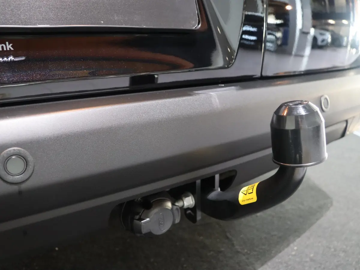 Trend 46 kWh PARKEERSENSOREN V+A, CARPLAY, CRUISE CONTROL, ACHTERUITRIJ CAMERA, 16'' RESERVEWIEL, LED LAADRUIMTEVERLICHTING , LAADVLOERBESCHERMING, RUBBER , TREKHAAK