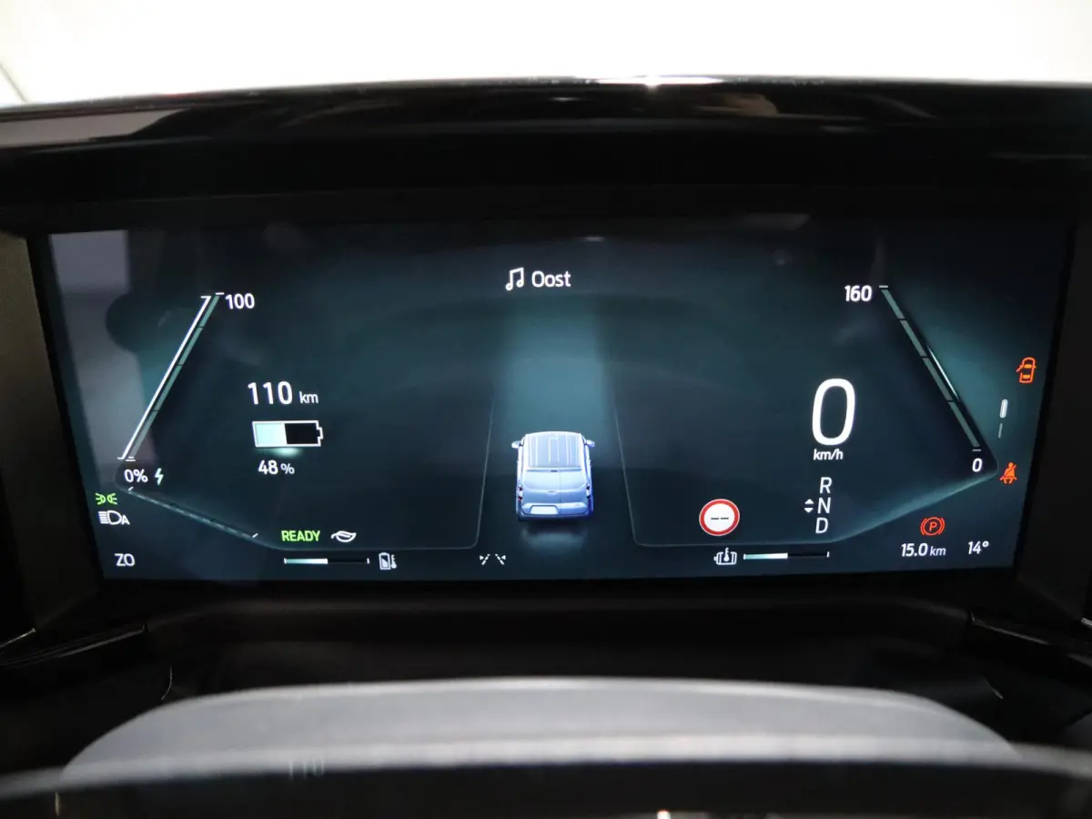 Trend 46 kWh PARKEERSENSOREN V+A, CARPLAY, CRUISE CONTROL, ACHTERUITRIJ CAMERA, 16'' RESERVEWIEL, LED LAADRUIMTEVERLICHTING , LAADVLOERBESCHERMING, RUBBER , TREKHAAK