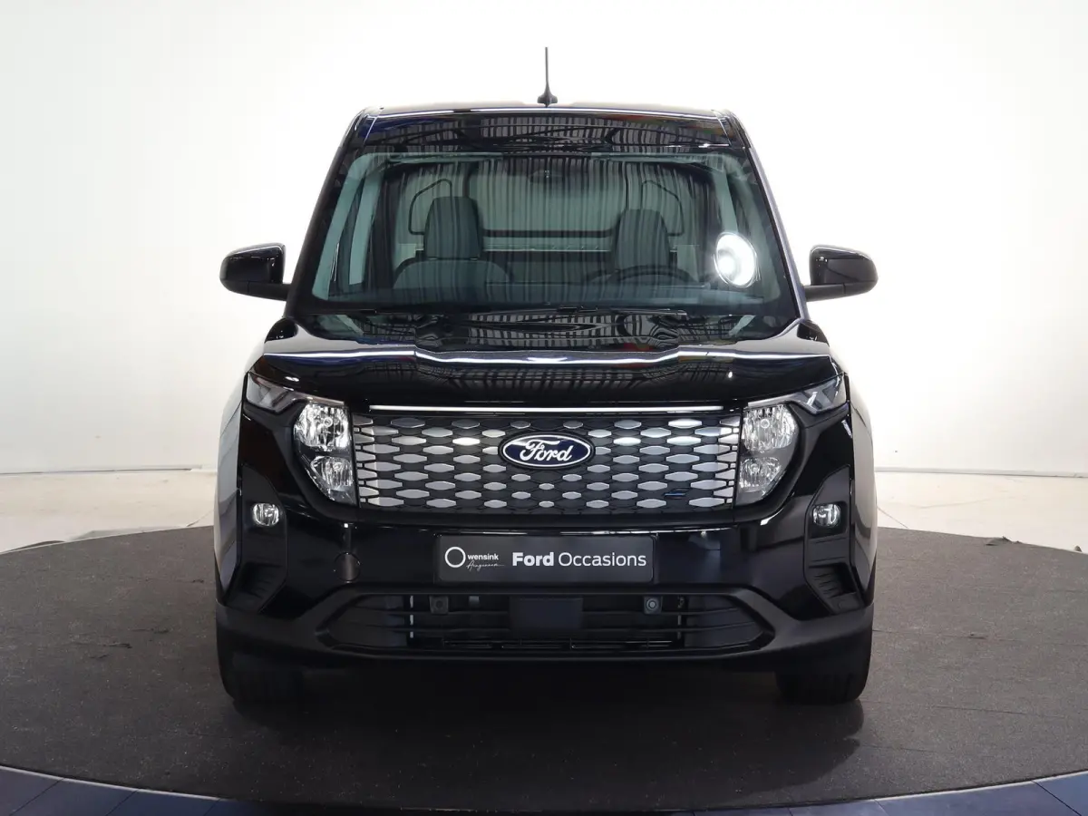 Trend 46 kWh PARKEERSENSOREN V+A, CARPLAY, CRUISE CONTROL, ACHTERUITRIJ CAMERA, 16'' RESERVEWIEL, LED LAADRUIMTEVERLICHTING , LAADVLOERBESCHERMING, RUBBER , TREKHAAK
