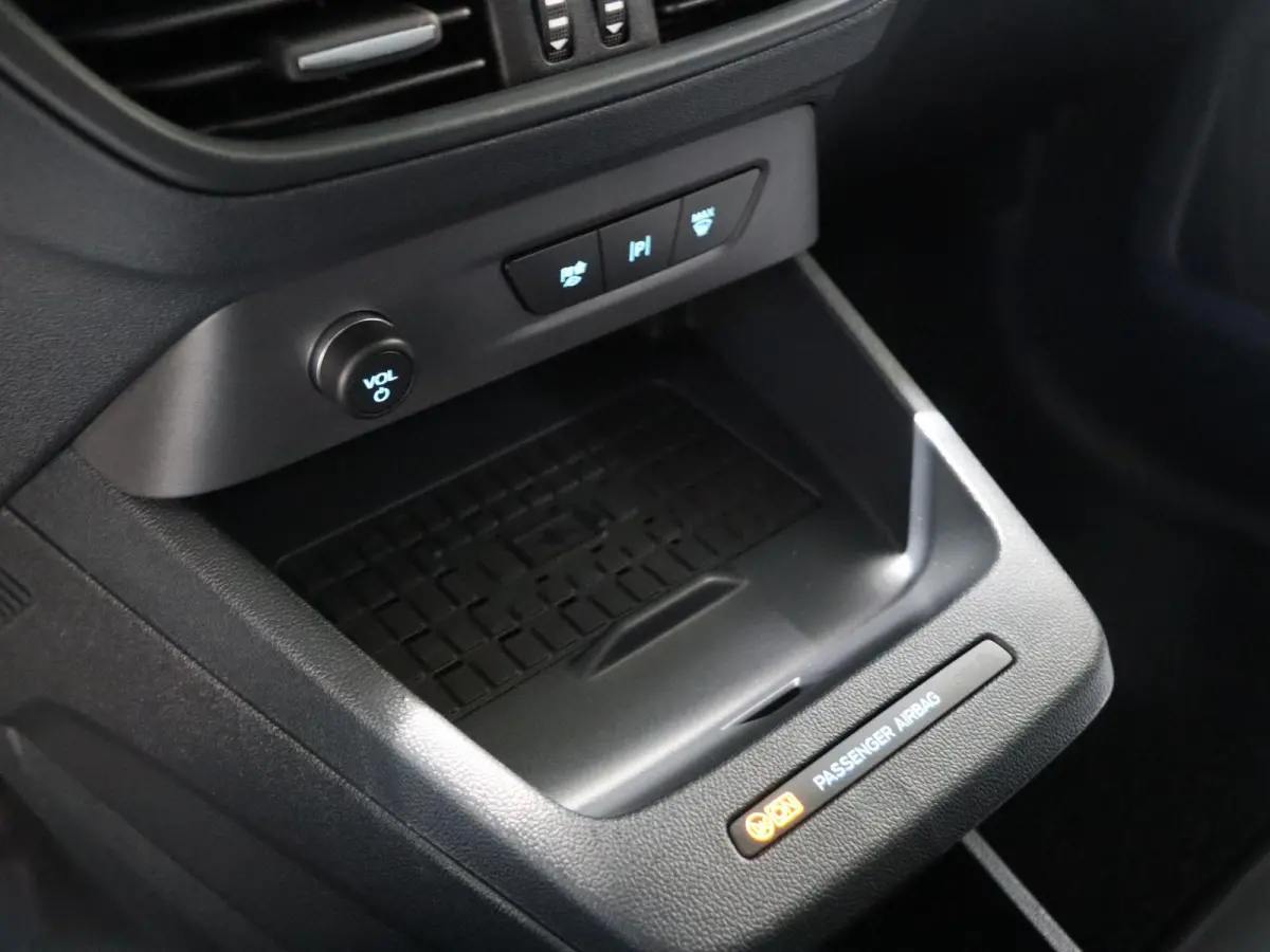 Trend 46 kWh PARKEERSENSOREN V+A, CARPLAY, CRUISE CONTROL, ACHTERUITRIJ CAMERA, 16'' RESERVEWIEL, LED LAADRUIMTEVERLICHTING , LAADVLOERBESCHERMING, RUBBER , TREKHAAK