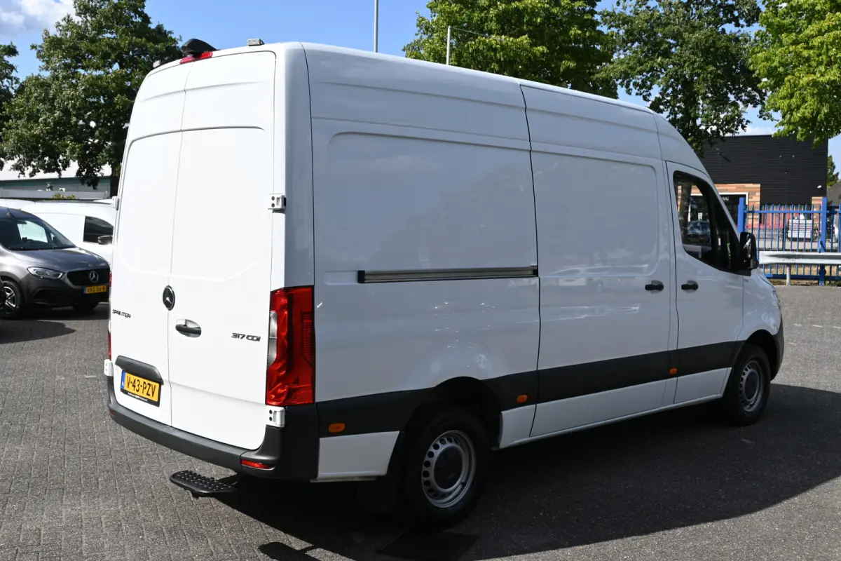 317 CDI L2H2 RWD MBUX met navigatie en camera, Geveerde stoel, Etc.