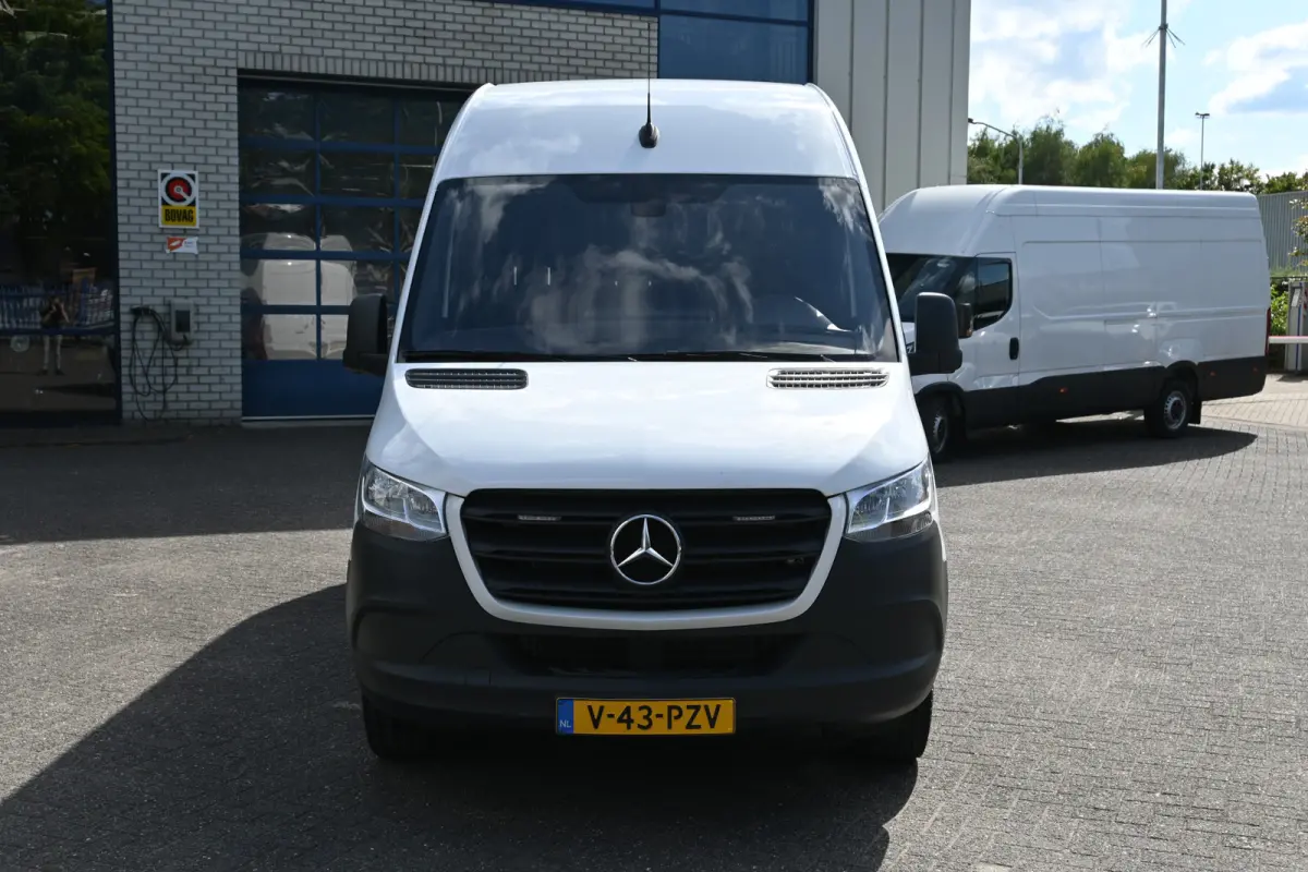 317 CDI L2H2 RWD MBUX met navigatie en camera, Geveerde stoel, Etc.