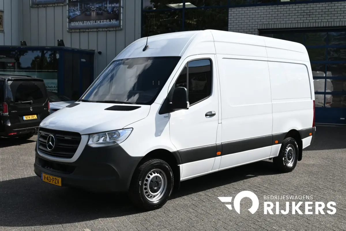 317 CDI L2H2 RWD MBUX met navigatie en camera, Geveerde stoel, Etc.