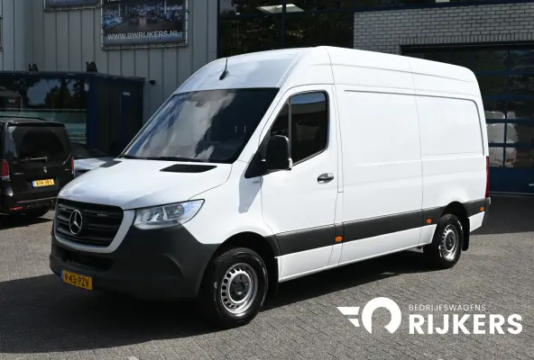 317 CDI L2H2 RWD MBUX met navigatie en camera, Geveerde stoel, Etc.