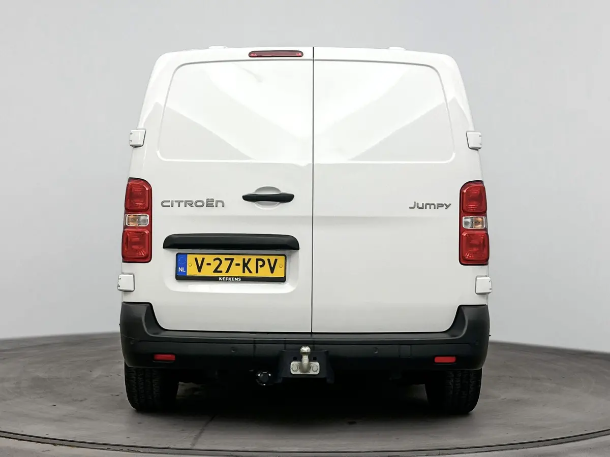 145 pk L2 | Trekhaak | Camera | Navigatie | 3-Zits | Vloerplaat + Wandafwerking | Cruise Control | Dodehoekbewaking