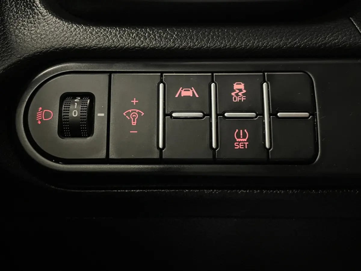 1.0 T-GDi DynamicLine|APPLE CARPLAY, ANDROID AUTO|STOEL-,STUURVERW|CAMERA|CRUISE,CLIMATE|1E EIG.|INCL.BTW|
