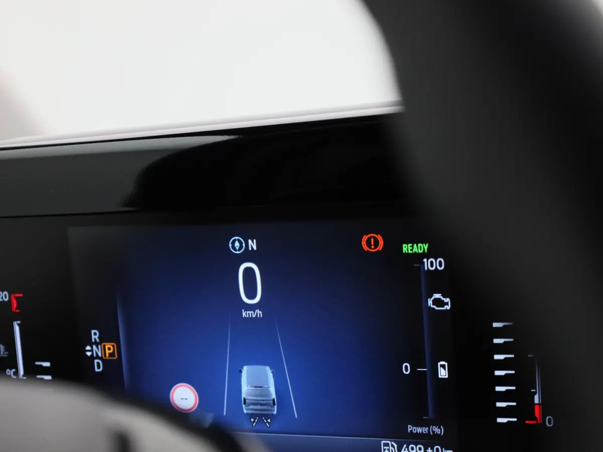 340 2.5 PHEV L2H1 Limited Incl. BTW & BPM | Adaptieve Cruise Controle | Navigatie | achteruitrij camera | 9 Persoons!