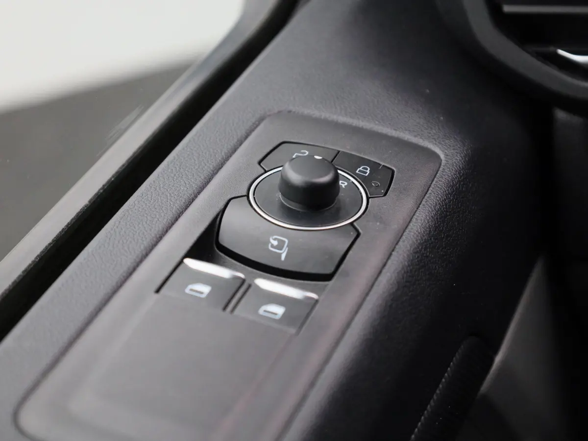 340 2.5 PHEV L2H1 Limited Incl. BTW & BPM | Adaptieve Cruise Controle | Navigatie | achteruitrij camera | 9 Persoons!