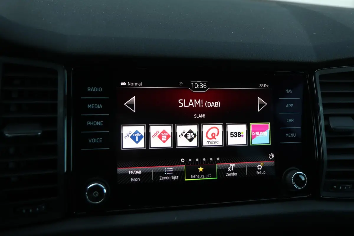 1.5 TSI 150pk DSG Sportline Business | Achteruitrijcamera | Stoelverwarming | Navigatie