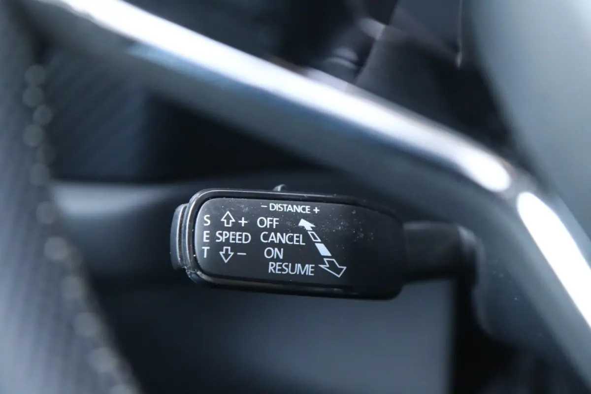 1.5 TSI 150pk DSG Sportline Business | Achteruitrijcamera | Stoelverwarming | Navigatie