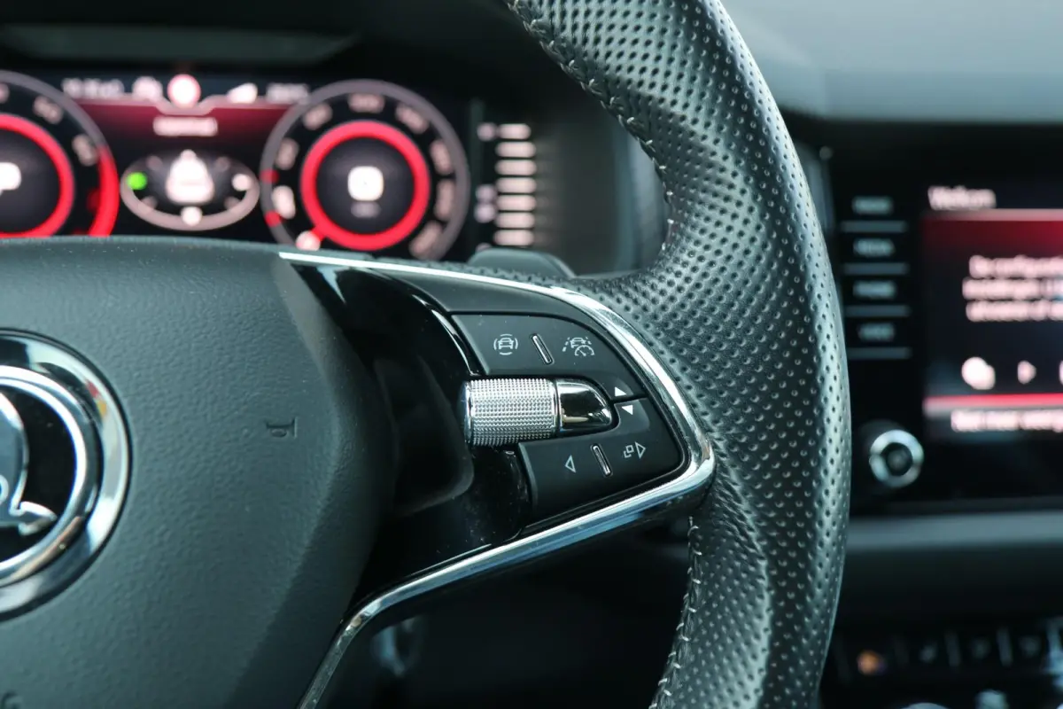 1.5 TSI 150pk DSG Sportline Business | Achteruitrijcamera | Stoelverwarming | Navigatie