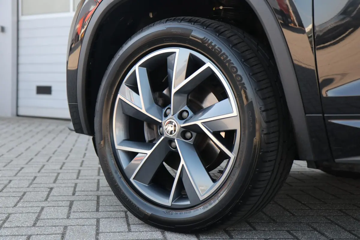 1.5 TSI 150pk DSG Sportline Business | Achteruitrijcamera | Stoelverwarming | Navigatie