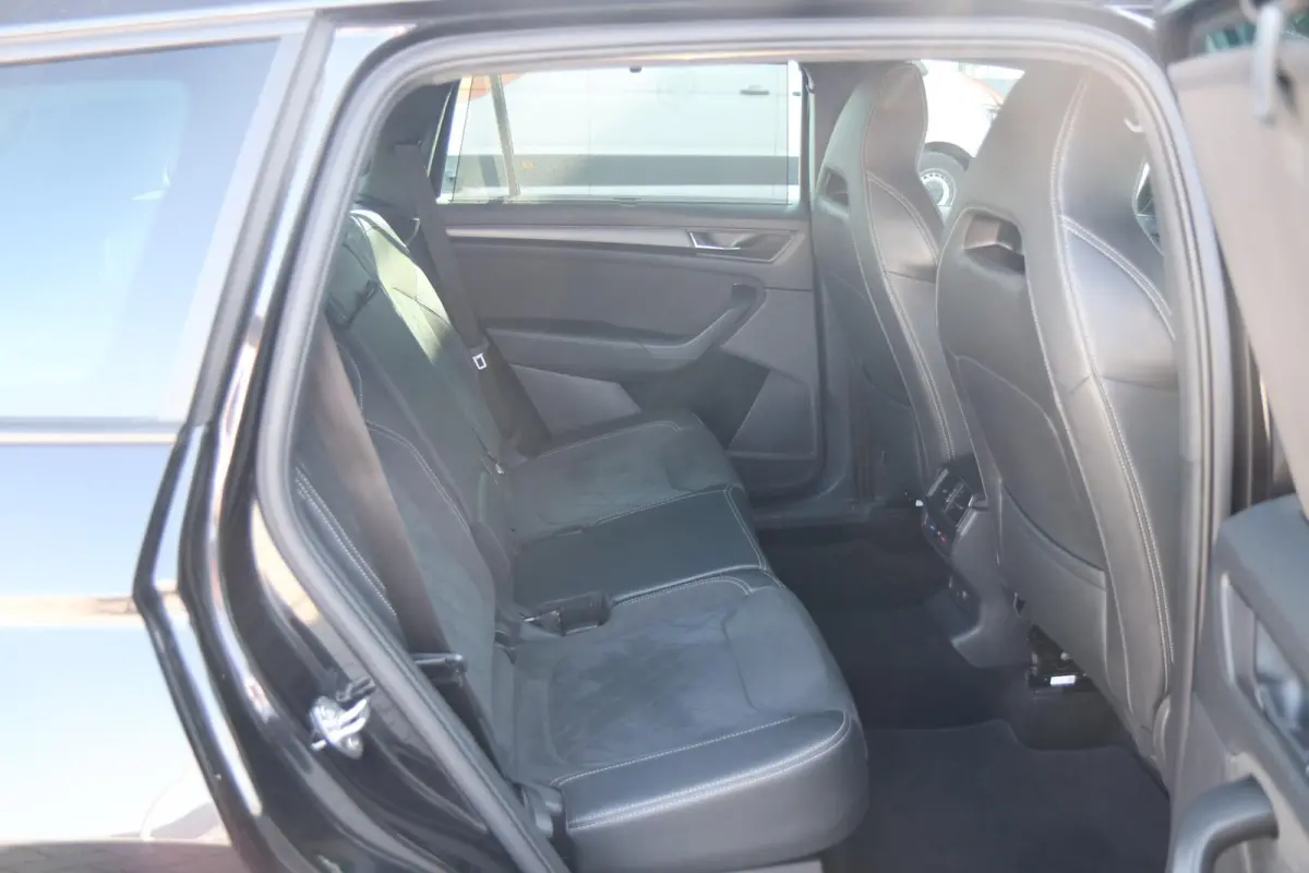1.5 TSI 150pk DSG Sportline Business | Achteruitrijcamera | Stoelverwarming | Navigatie