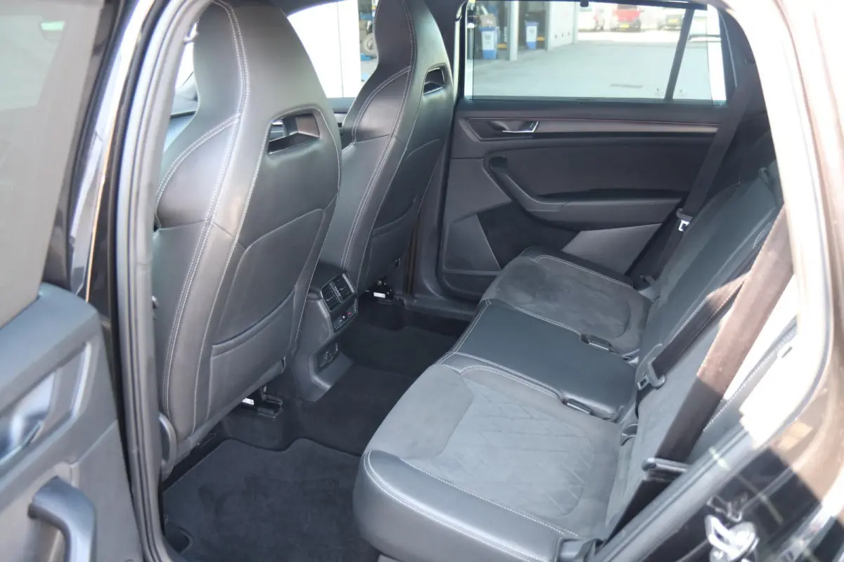 1.5 TSI 150pk DSG Sportline Business | Achteruitrijcamera | Stoelverwarming | Navigatie