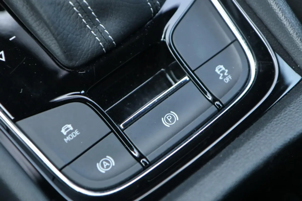 1.5 TSI 150pk DSG Sportline Business | Achteruitrijcamera | Stoelverwarming | Navigatie