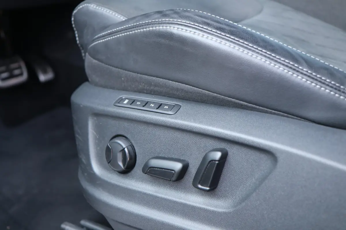 1.5 TSI 150pk DSG Sportline Business | Achteruitrijcamera | Stoelverwarming | Navigatie