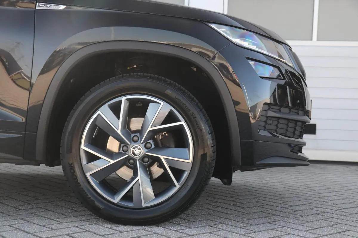 1.5 TSI 150pk DSG Sportline Business | Achteruitrijcamera | Stoelverwarming | Navigatie