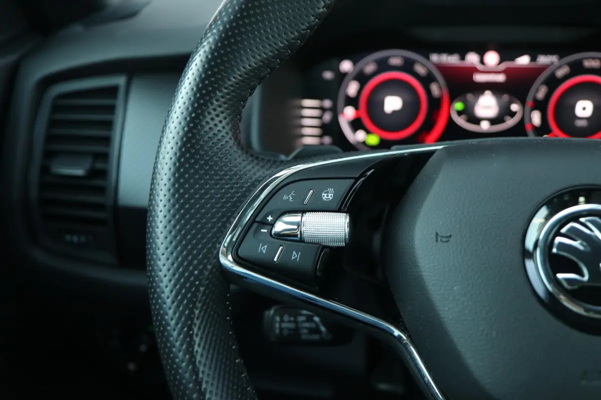 1.5 TSI 150pk DSG Sportline Business | Achteruitrijcamera | Stoelverwarming | Navigatie