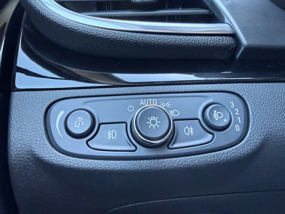 BWJ 2018 1.4 Turbo 141 PK Innovation AUTOMAAT | TREKHAAK | CARPLAY + ANDROID | NAVI | CLIMA | CRUISE | LMV | PDC