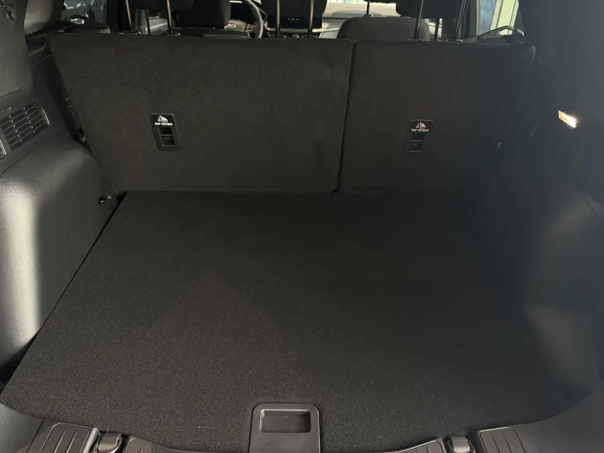 2.5 PHEV Titanium | WEGKLAPBARE TREKHAAK | VERWARMBARE VOORSTOELEN | VERWARMBAAR STUURWIEL | VERWARMBARE VOORRUIT | KEYLESS ENTRY | APPLE CAR PLAY | PARKEERSENSOREN | ACHTERUITRIJCAMERA | NA
