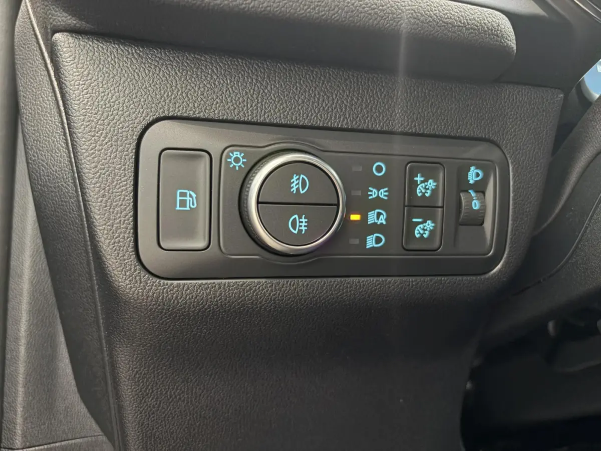 2.5 PHEV Titanium | WEGKLAPBARE TREKHAAK | VERWARMBARE VOORSTOELEN | VERWARMBAAR STUURWIEL | VERWARMBARE VOORRUIT | KEYLESS ENTRY | APPLE CAR PLAY | PARKEERSENSOREN | ACHTERUITRIJCAMERA | NA