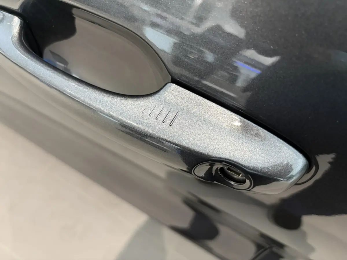 2.5 PHEV Titanium | WEGKLAPBARE TREKHAAK | VERWARMBARE VOORSTOELEN | VERWARMBAAR STUURWIEL | VERWARMBARE VOORRUIT | KEYLESS ENTRY | APPLE CAR PLAY | PARKEERSENSOREN | ACHTERUITRIJCAMERA | NA