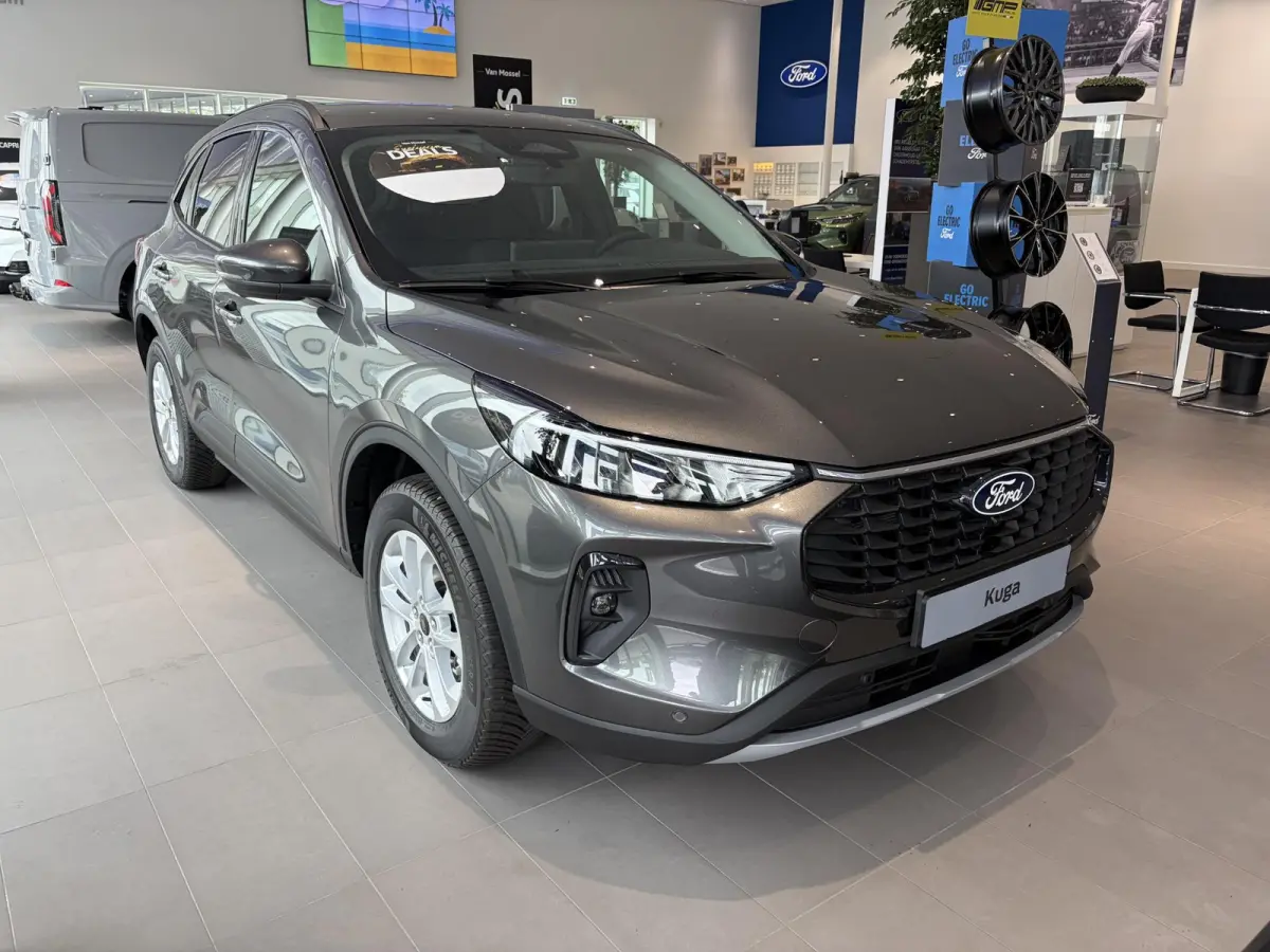 2.5 PHEV Titanium | WEGKLAPBARE TREKHAAK | VERWARMBARE VOORSTOELEN | VERWARMBAAR STUURWIEL | VERWARMBARE VOORRUIT | KEYLESS ENTRY | APPLE CAR PLAY | PARKEERSENSOREN | ACHTERUITRIJCAMERA | NA